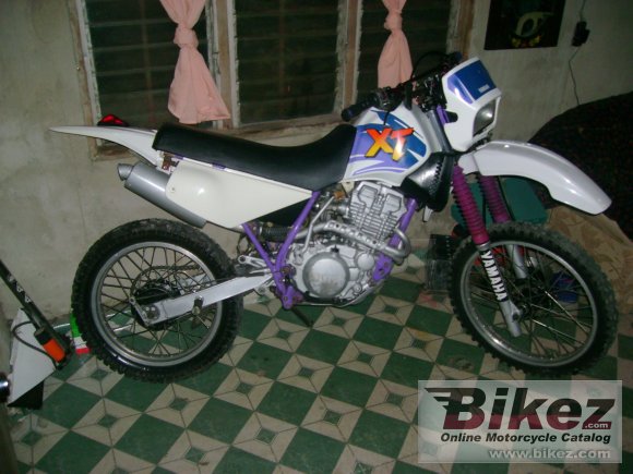 1990 Yamaha XT 250 photo